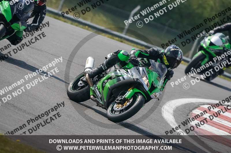 donington no limits trackday;donington park photographs;donington trackday photographs;no limits trackdays;peter wileman photography;trackday digital images;trackday photos